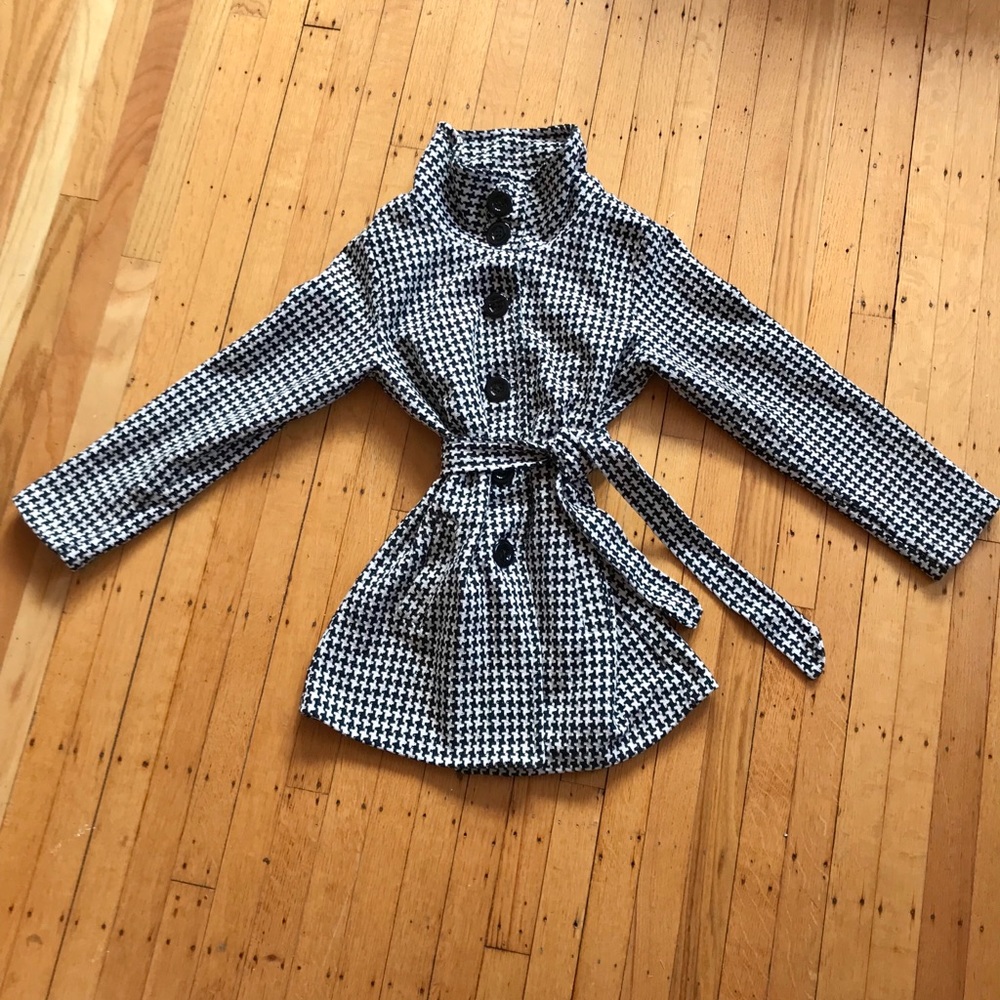 Houndstooth pattern top coat